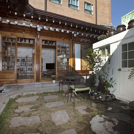 Vine Hanok Guesthouse Сеул Экстерьер фото