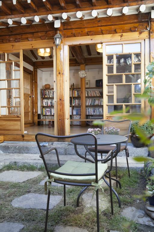Vine Hanok Guesthouse Сеул Экстерьер фото