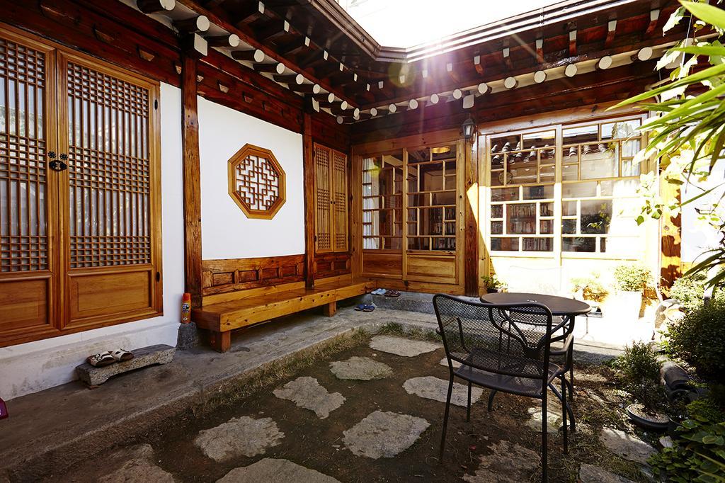 Vine Hanok Guesthouse Сеул Экстерьер фото