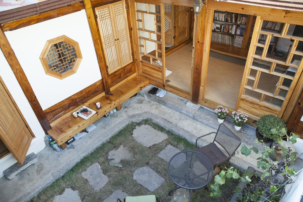 Vine Hanok Guesthouse Сеул Экстерьер фото